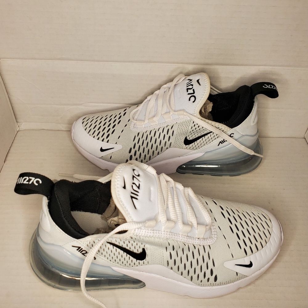 Nike womens Air max 270 us sz7